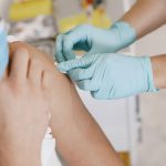 Un vaccin creat special pentru fiecare pacient cu melanom reduce riscul de recidivă. Ce au descoperit cercetătorii
