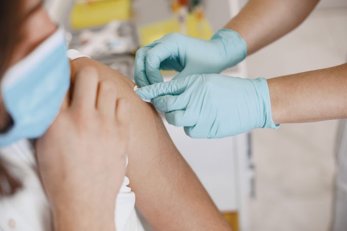 Un vaccin creat special pentru fiecare pacient cu melanom reduce riscul de recidivă. Ce au descoperit cercetătorii