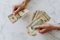 Ai economii? Cum le poți proteja când piețele sunt imprevizibile: Avertismentul unui consultant financiar
