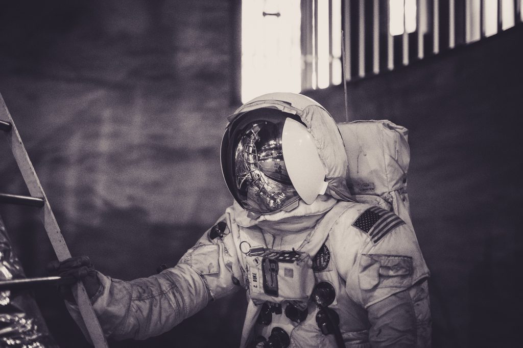NASA investighează o peșteră vulcanică de pe Lună. Cum ar putea ajuta la construirea unei baze pentru astronauți